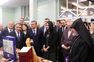 Четверть века дружбы Армении и России: в Госдуме открылась выставка «Вместе»