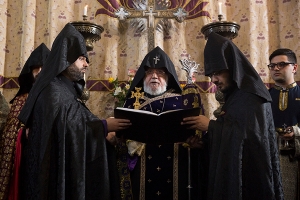 Панихида по Патриарху Константинопольскому архиепископу Месропу Мутафяну