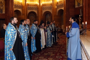 В армянской церкви Москвы состоялся Патриарший молебен в честь праздника свв. Вардананц