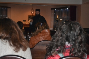 Каждое воскресенье духовный наставник армян города Новосибирска Тер Григор проводит Святую Литургию