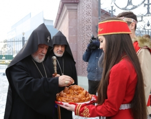 Католикос Всех Армян освятил нововозведенную армянскую церковь Новосибирска