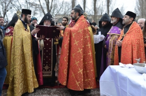 Католикос Всех Армян совершил чин освящения основ армянской церкви Киева