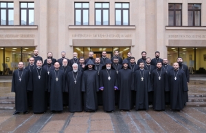 Ежегодное собрание священнослужителей Российской и Ново-Нахичеванской епархии Армянской Апостольской церкви впервые проходит в Крыму