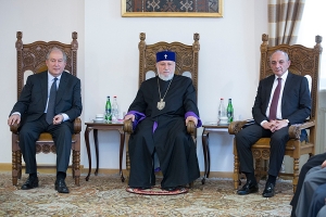 Католикос Всех Армян встретился с президентами Армении и Арцаха