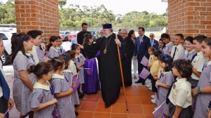 Католикос Всех Армян посетил гимназию и дом престарелых при AGBU