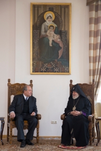 Президент Армении посетил Первопрестольный Святой Эчмиадзин