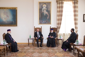 Католикос Всех Армян встретился с президентом Арцаха